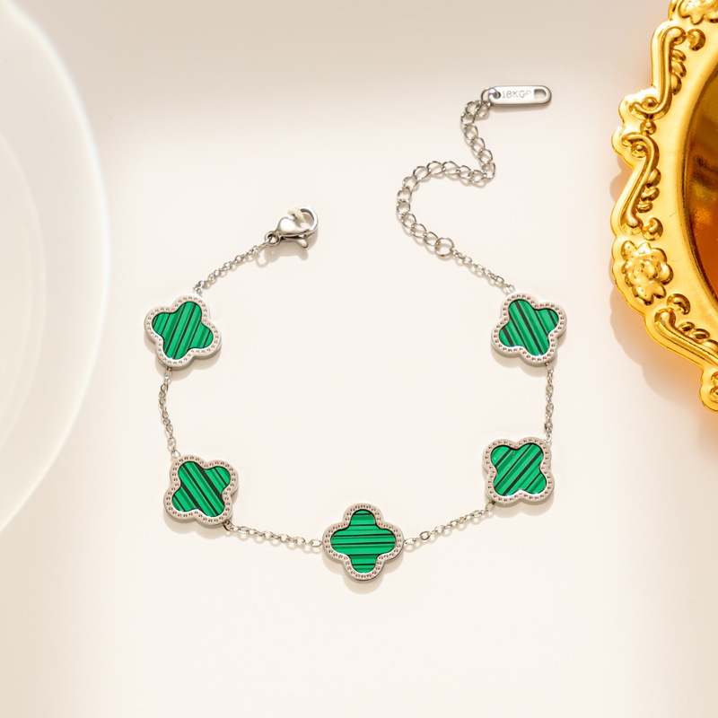 Pulseira Trevo Banhada A Ouro 18K Em Aço Inoxidável , Não Desbota Quando Exposta À Água
