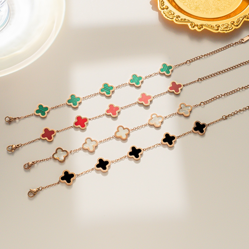 Pulseira Trevo Banhada A Ouro 18K Em Aço Inoxidável , Não Desbota Quando Exposta À Água