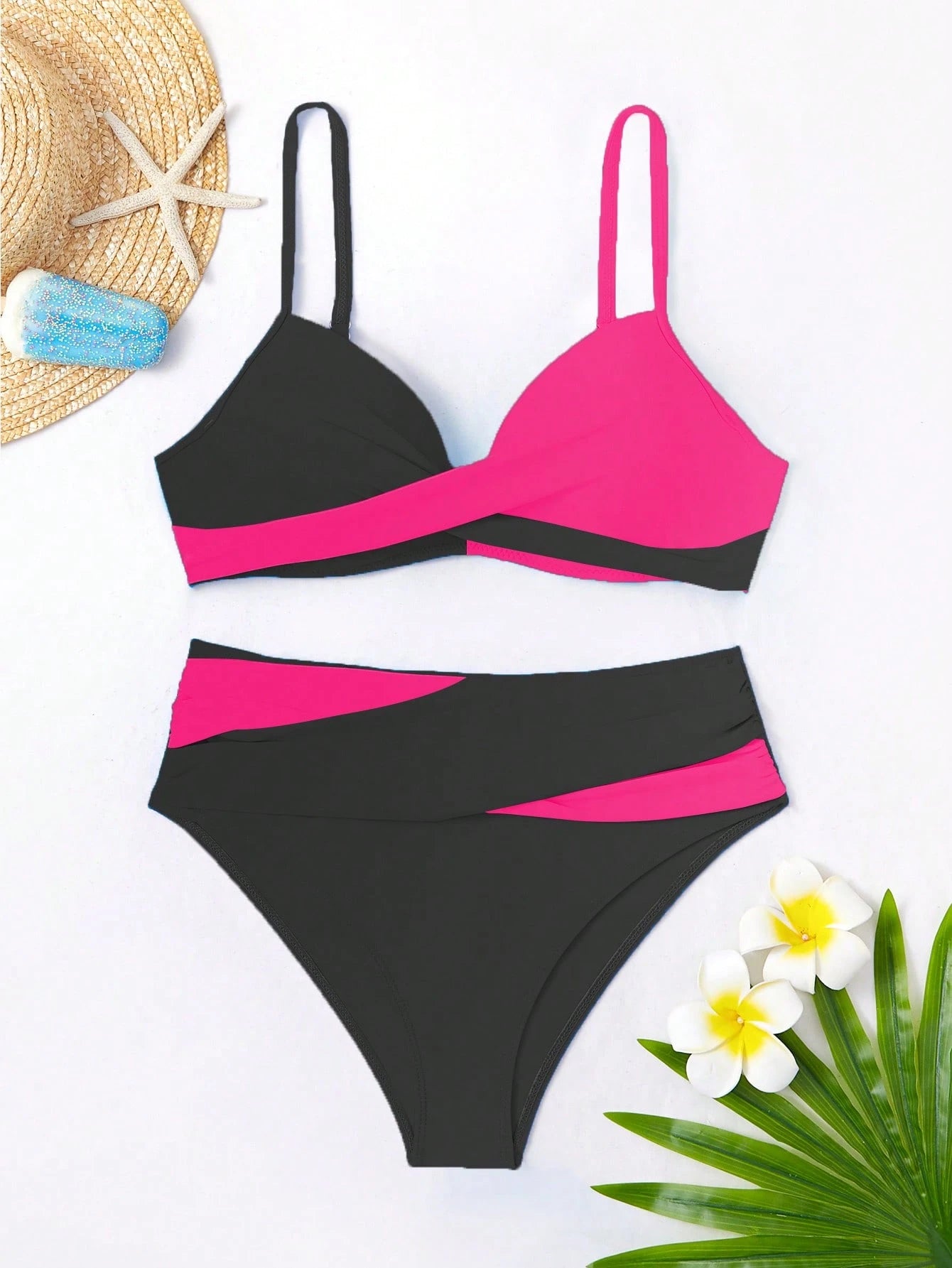 conjunto de biquíni bicolor com bojo removível e design elegante