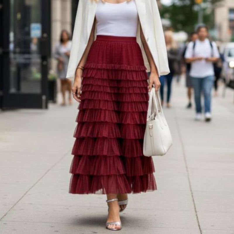 Saia Longa de Tule Vermelha - Glamour e Movimento para Ocasiões Especiais