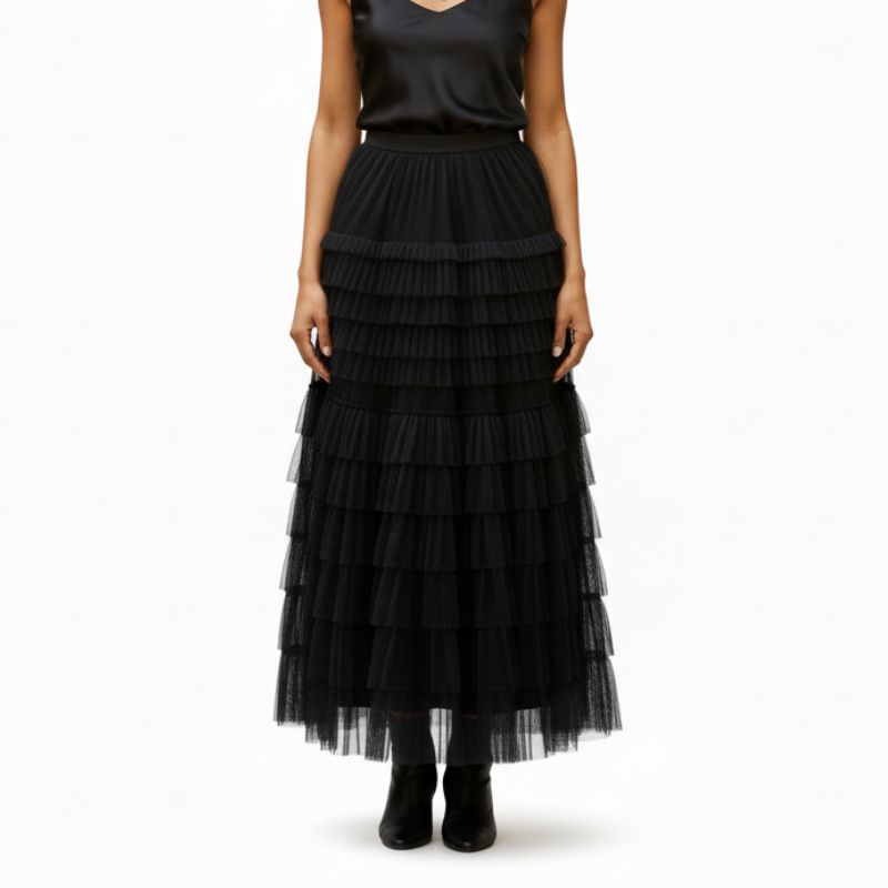 Saia plissada feminina midi em tule preto com babados