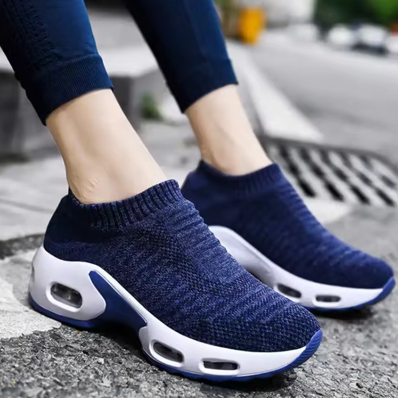 tenis slip on azul marinho com capsulas de ar amortecimento