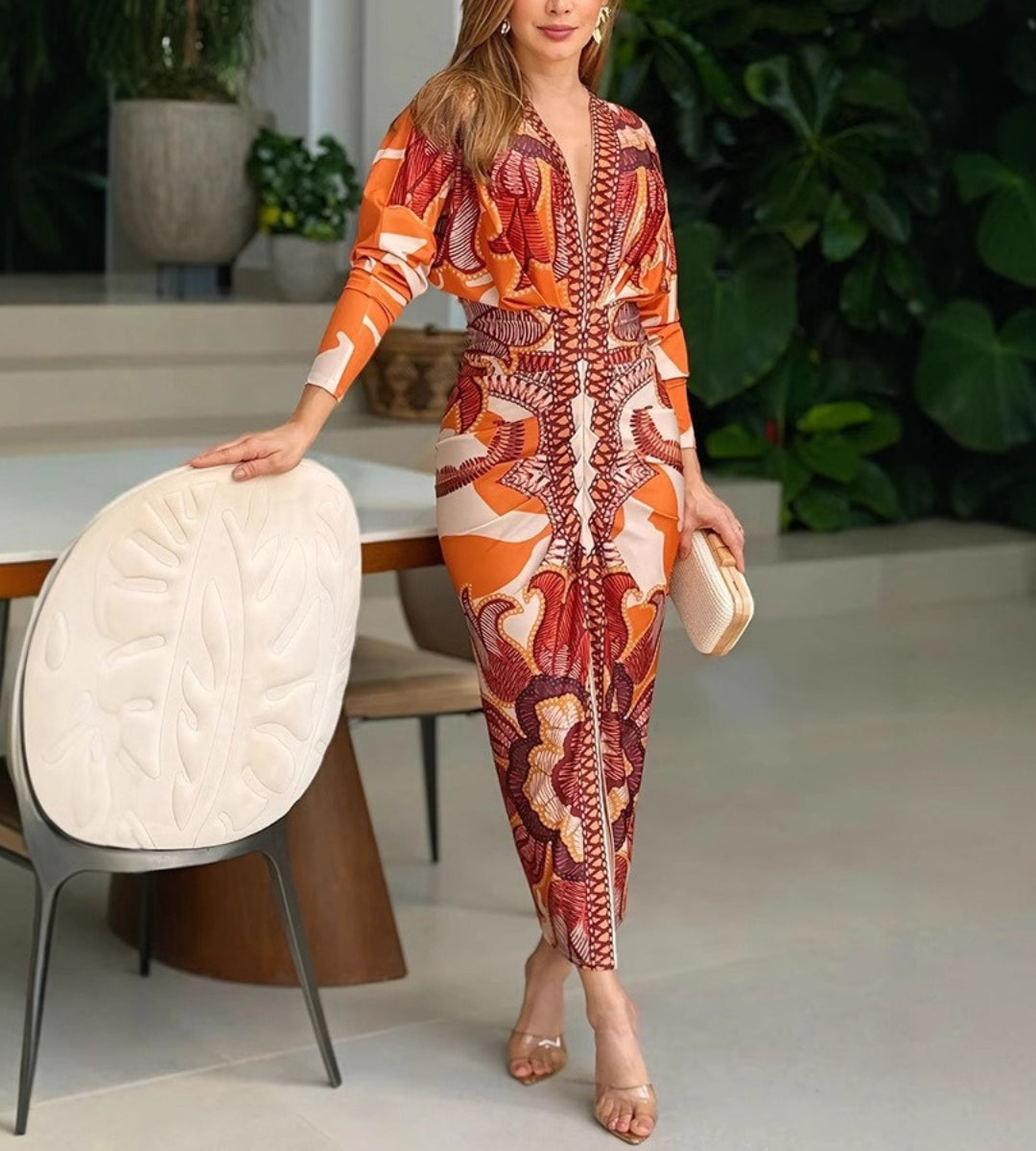 vestido feminino elegante com acabamento sofisticado e caimento fluido