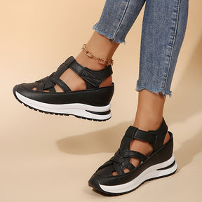 Sandália Plataforma Feminina com Tiras Cruzadas Preto