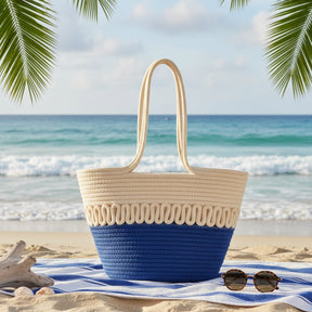 bolsa tote em corda azul e bege com alça longa para praia