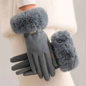 luvas femininas cinza sofisticadas combinadas com looks modernos de inverno europeu