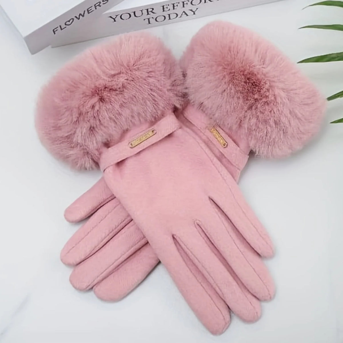 luvas femininas rosé com pelúcia elegante para inverno com acabamento sofisticado e design moderno
