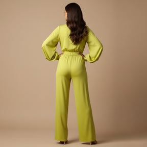 macacão feminino branco gola alta com caimento moderno e elegante costas