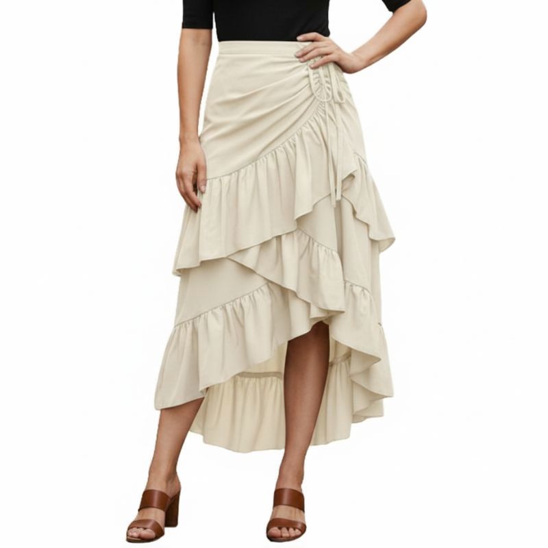 alt="Saia feminina longa evasê bege com babados elegantes para look casual chic"