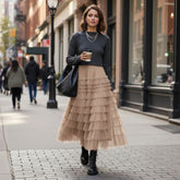 Saia plissada feminina em tule bege com babados Aurora Charm