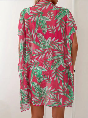 biquíni pink com hot-pants e saída estampada feminina costas