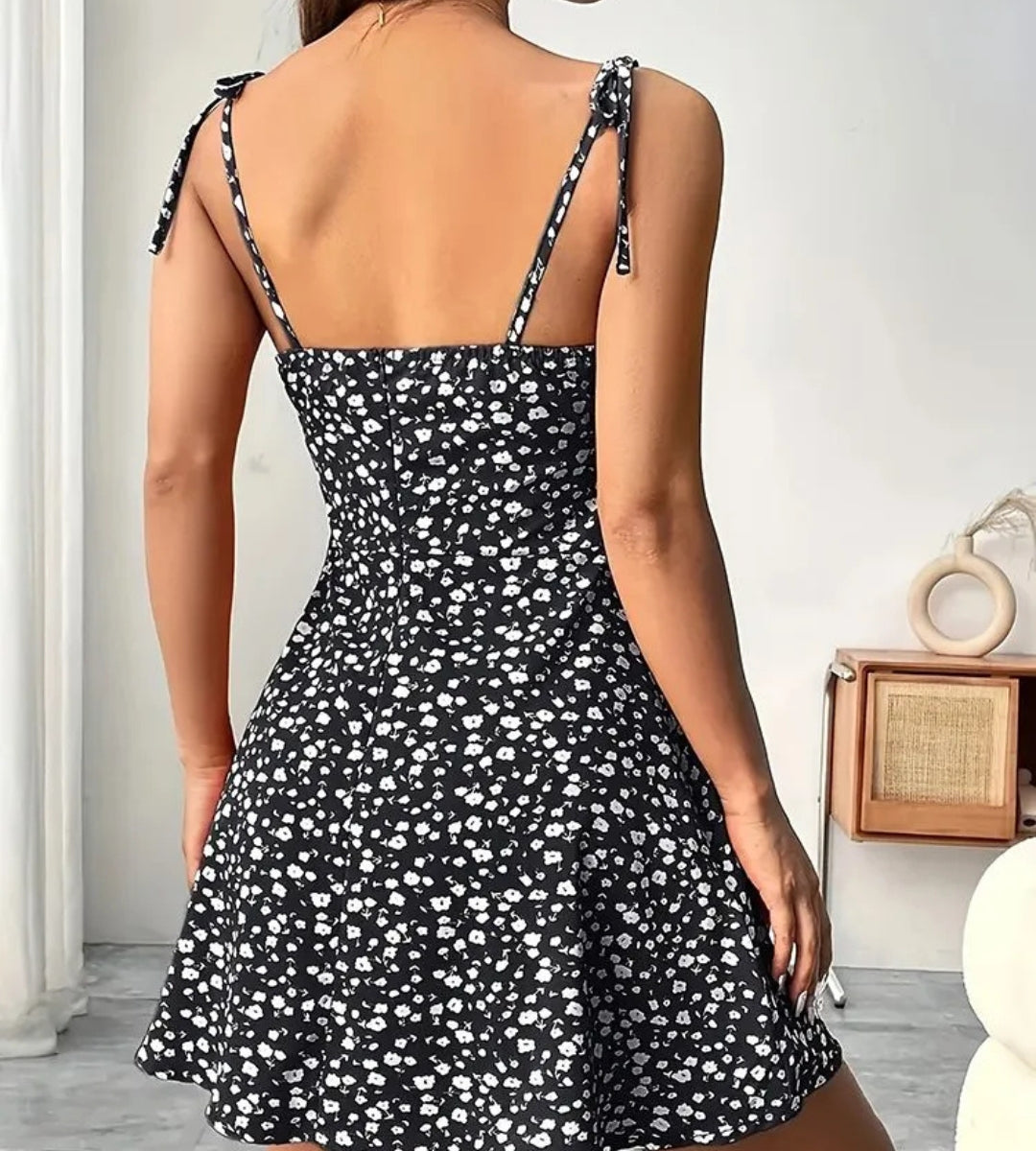 vestido_feminino_curto_floral_lumi_preto costas